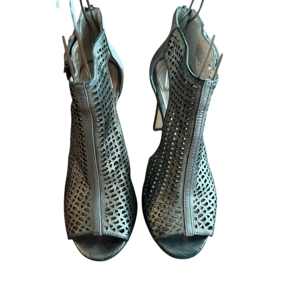 Louise et Cie Lo-Olivia 2 Leather Perforated Design Heel In Gunmetal Size 7 - Picture 3 of 8